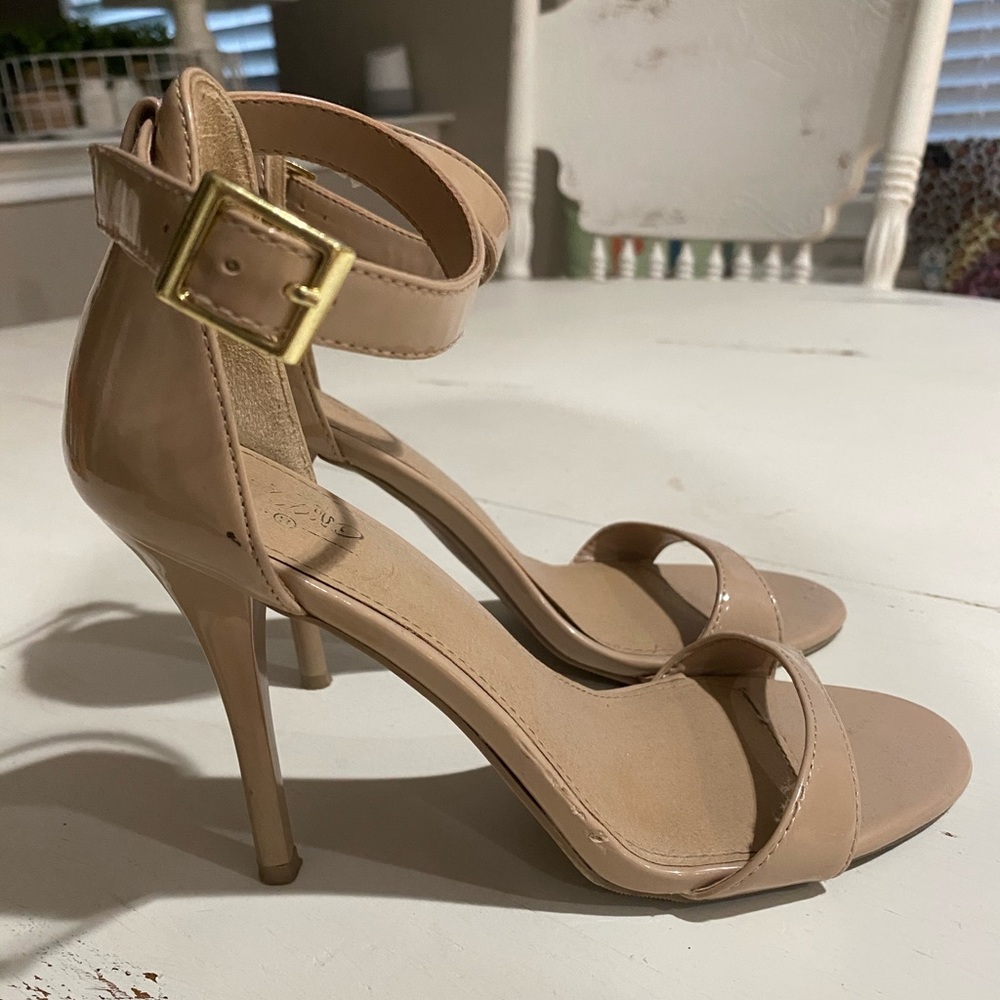 Mosimo Heels - Picture 2 of 3